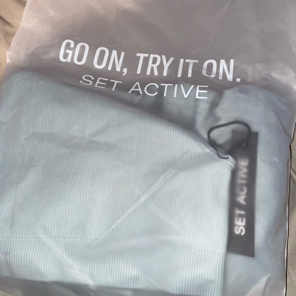 SOLD - SETactive Bra & Leggings - Picture 4 of 4